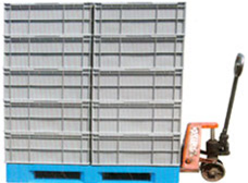 山西都程倉(cāng)儲(chǔ)設(shè)備廠(chǎng)生產(chǎn)的叉車(chē)、托盤(pán)、以及塑料周轉(zhuǎn)箱之間的配合使用場(chǎng)景